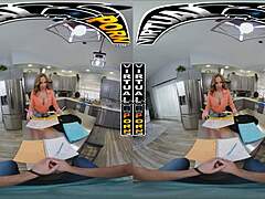 大奶熟女在VR中讲课
