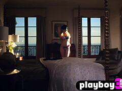 裸体达莎·阿斯塔菲耶娃在这个热门视频中展示完美的身体
